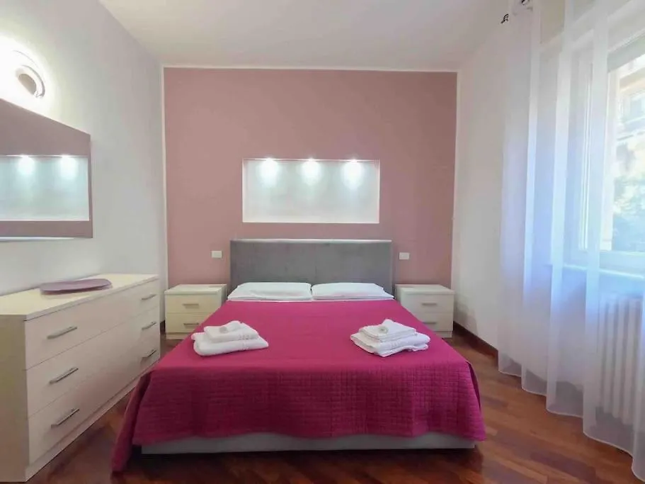 Appartamento Grazioso Con Parcheggio Privato 피아첸차