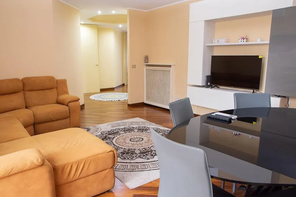 아파트 Appartamento Grazioso Con Parcheggio Privato 피아첸차